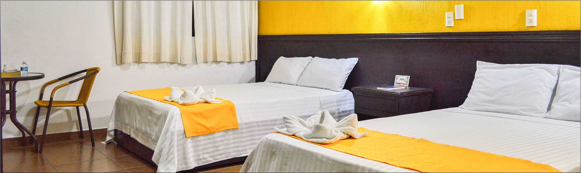 slide-hotel-2-bg.jpg